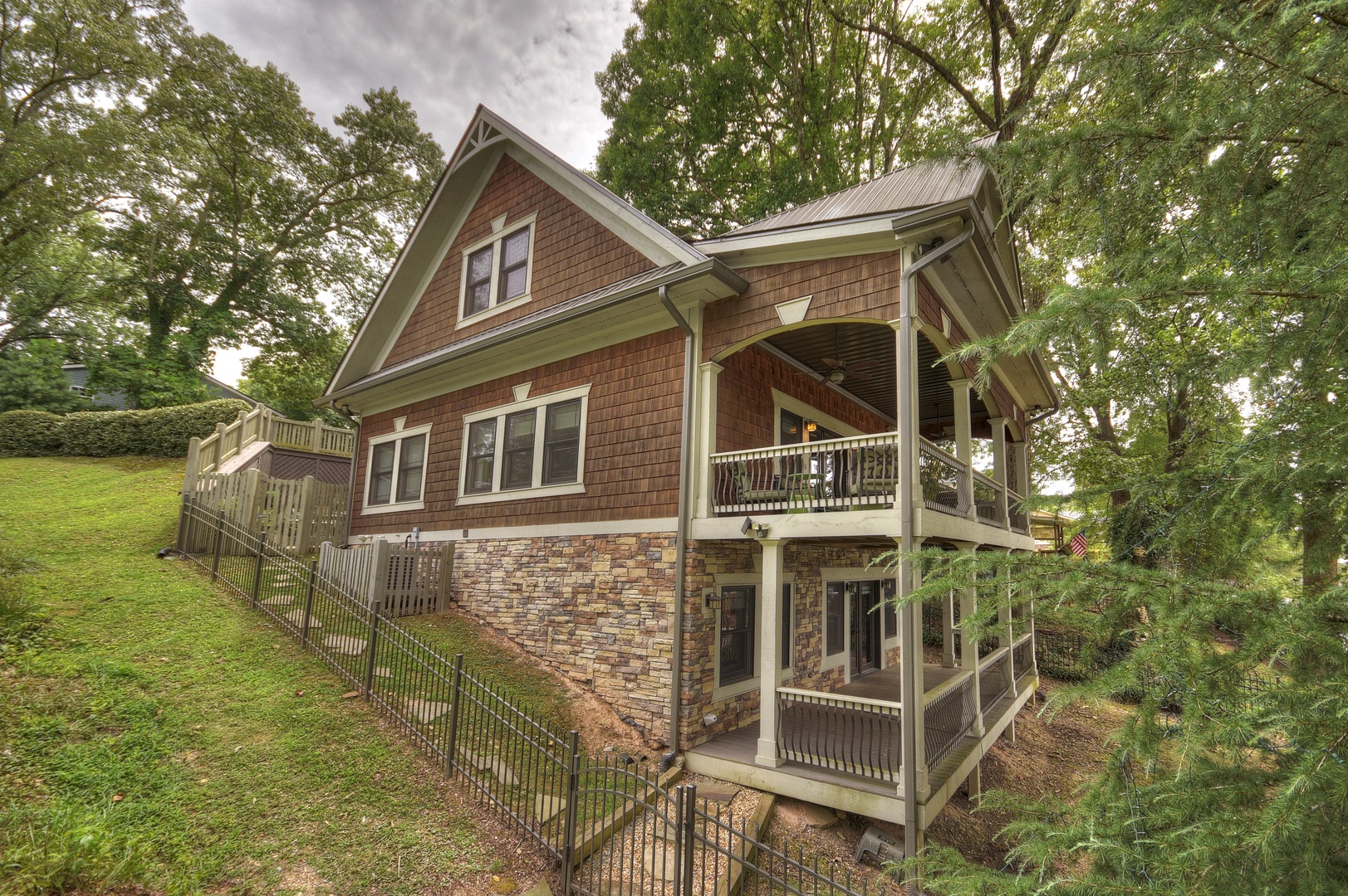 Blue Ridge Cottage - Cabin Rental in Historic Downtown Blue Ridge