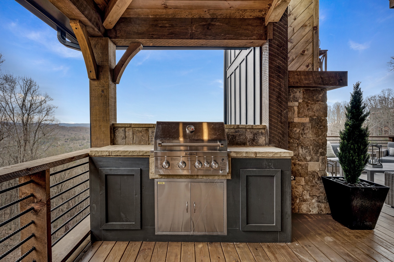 The Sanctuary: Entry Level Deck Deluxe Outdoor Gas Grill