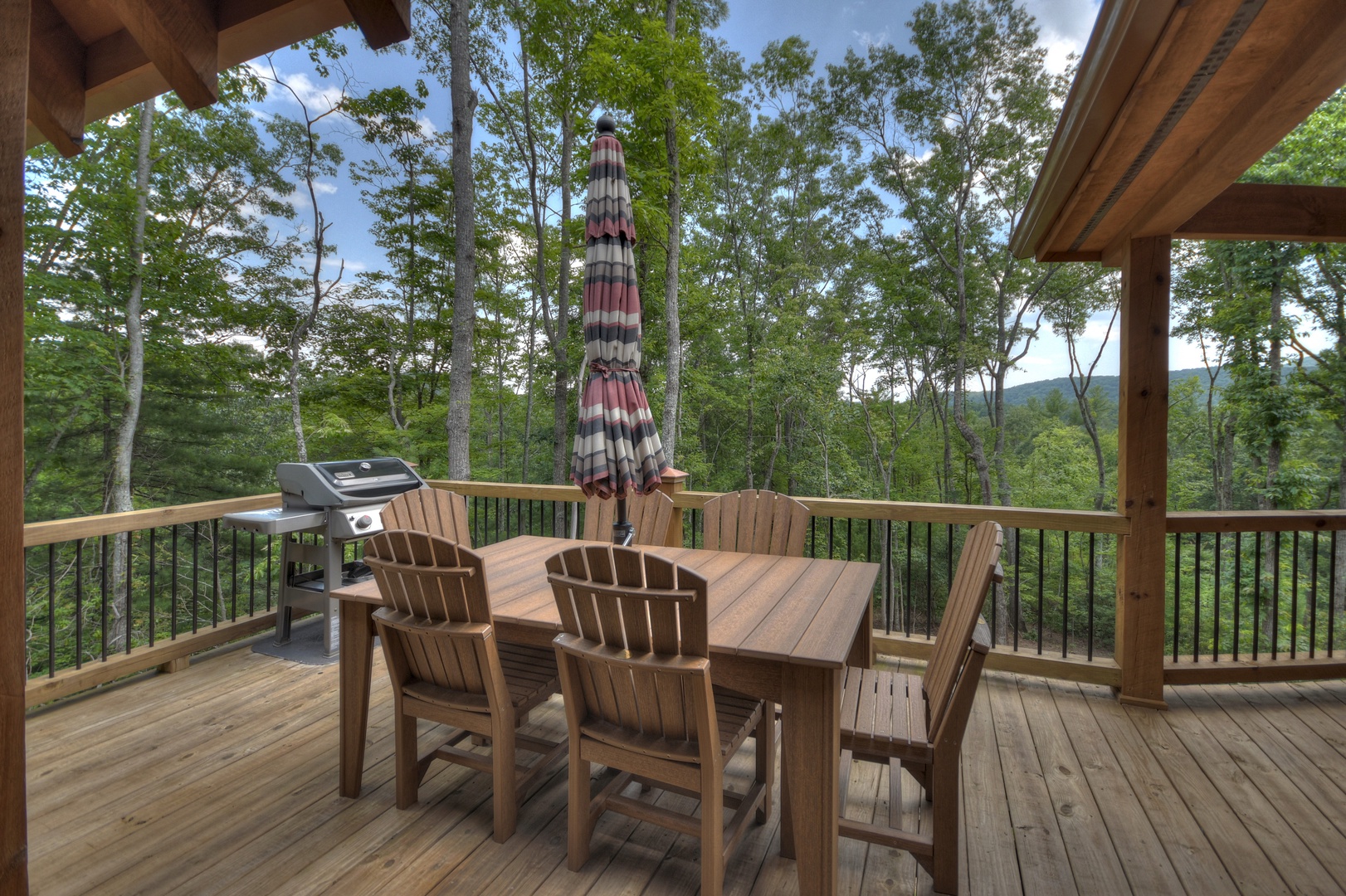 Deer Trails Cabin - Entry Level Deck Dining Table and Gas Grill