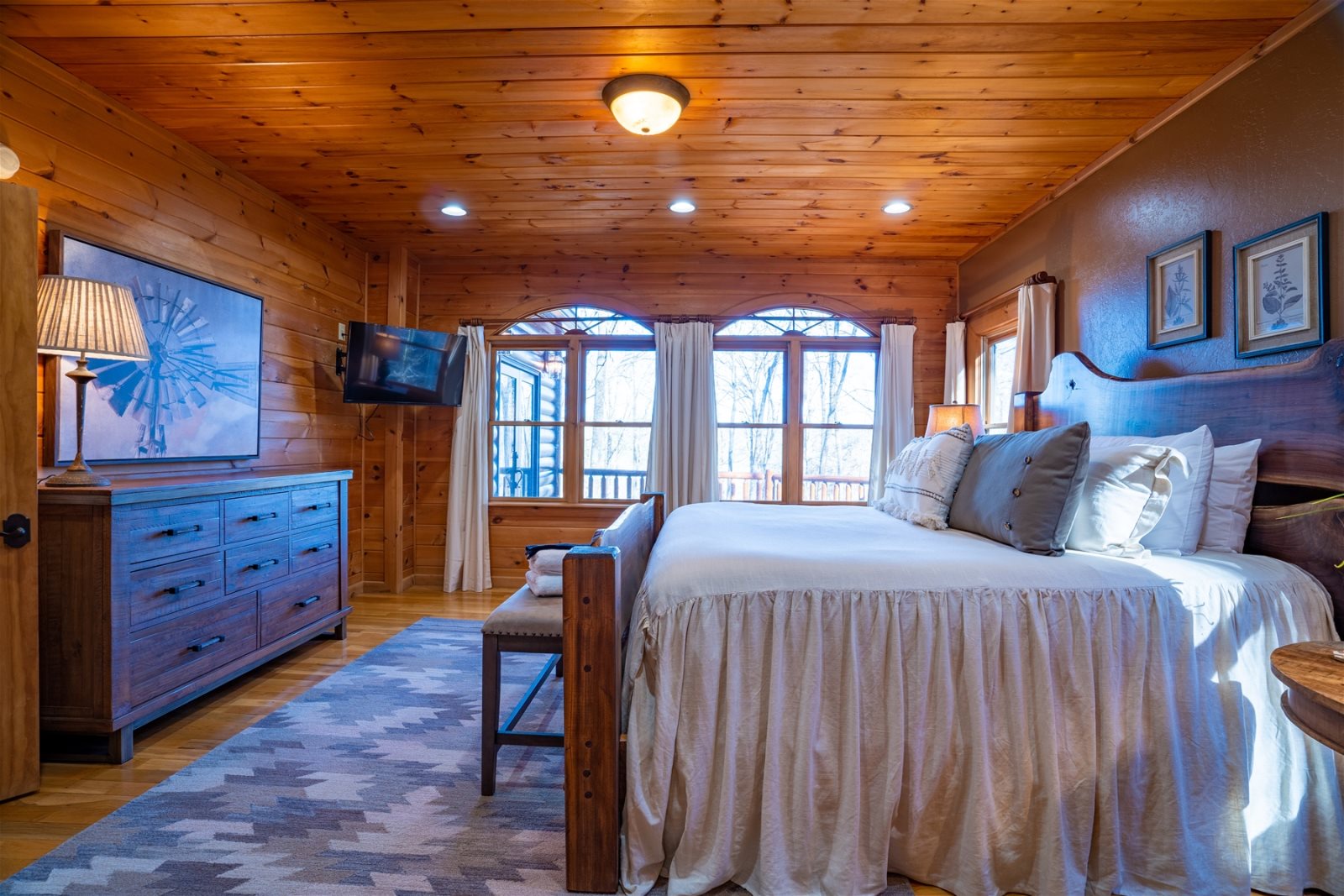 Huckleberry House - Main Level Master Suite/King Bed and views of Lake Blue Ridge