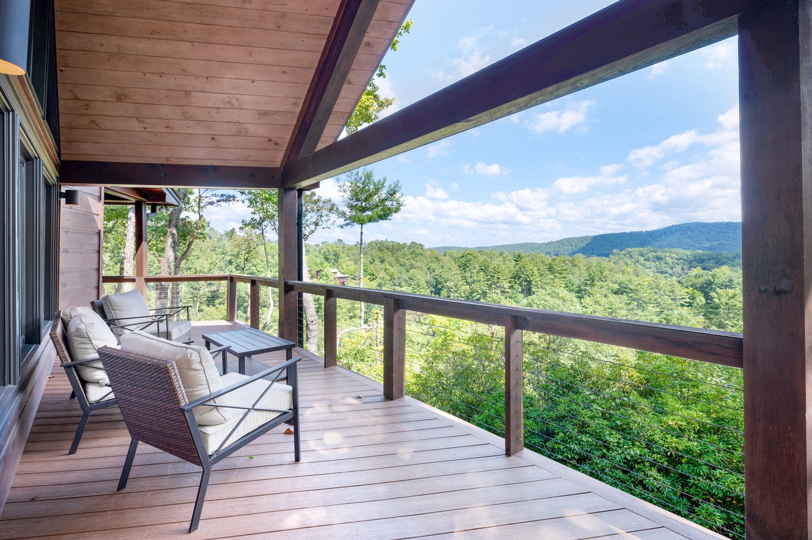 Kricket's Overlook- Mountain views with outdoor seating on the deck