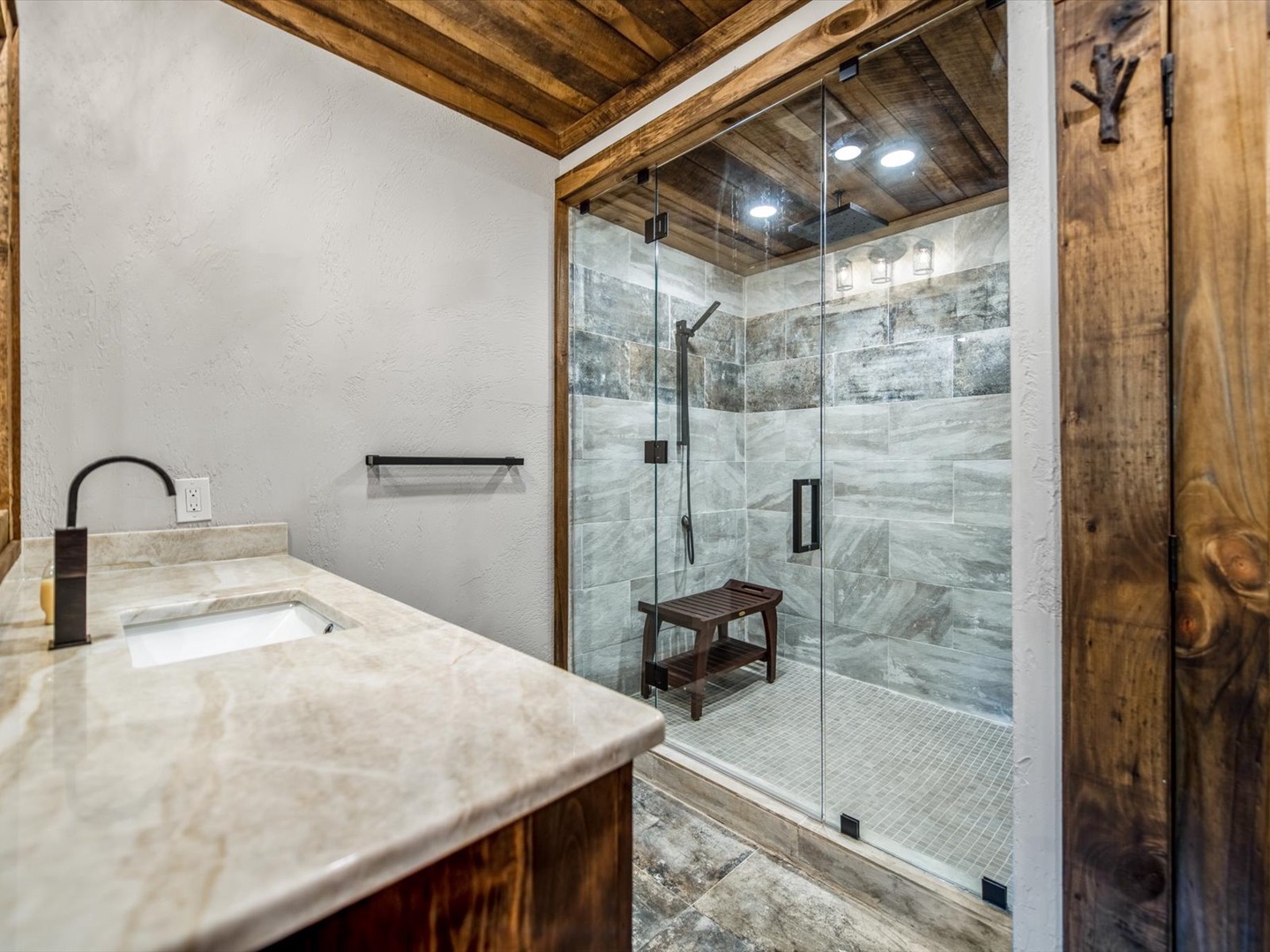 Misty Trail Lakehouse- Entry level master bathroom