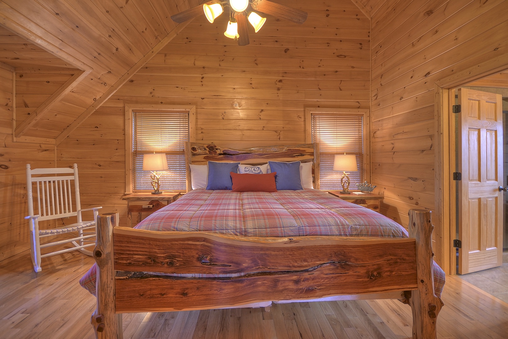 Bearcat Lodge- Upper level king bedroom