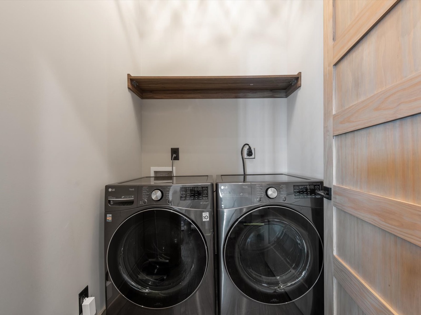 Bluetiful- Entry Level Laundry Room