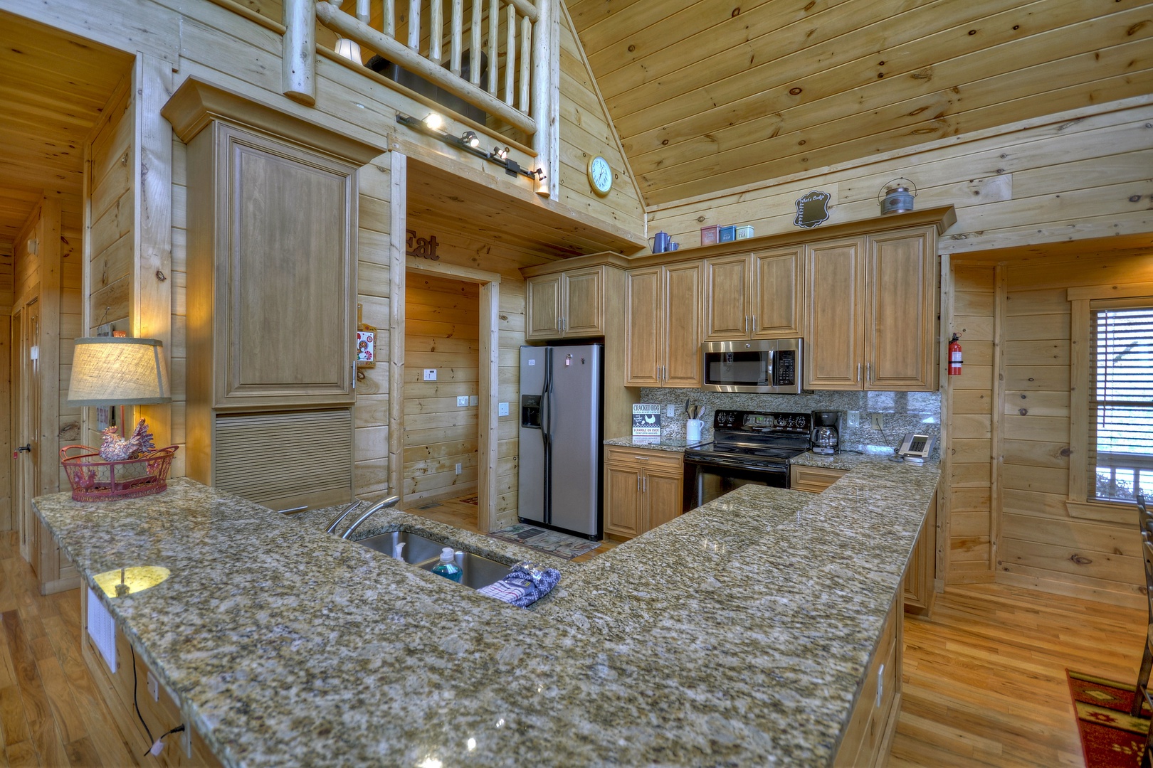 Blue Jay Cabin- Fully equipped kitchen
