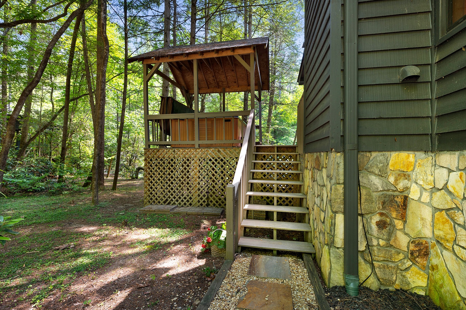 A Whitewater Retreat - Front Entrance Steps