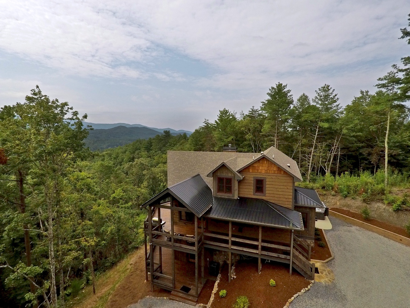 3 Peaks-Aerial view of the backside of the cabin