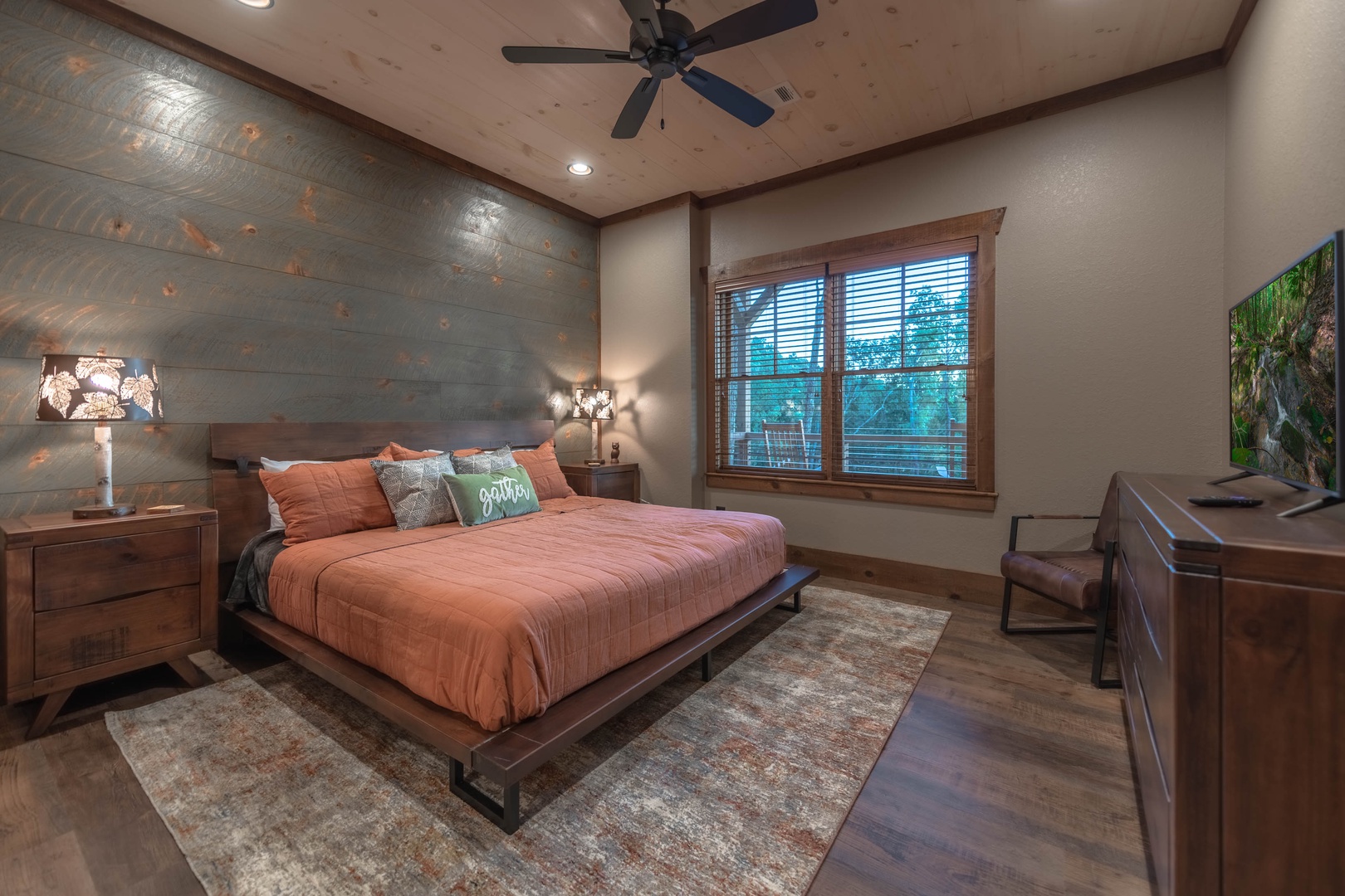 Southern Star- King bedroom suite with full furnishings