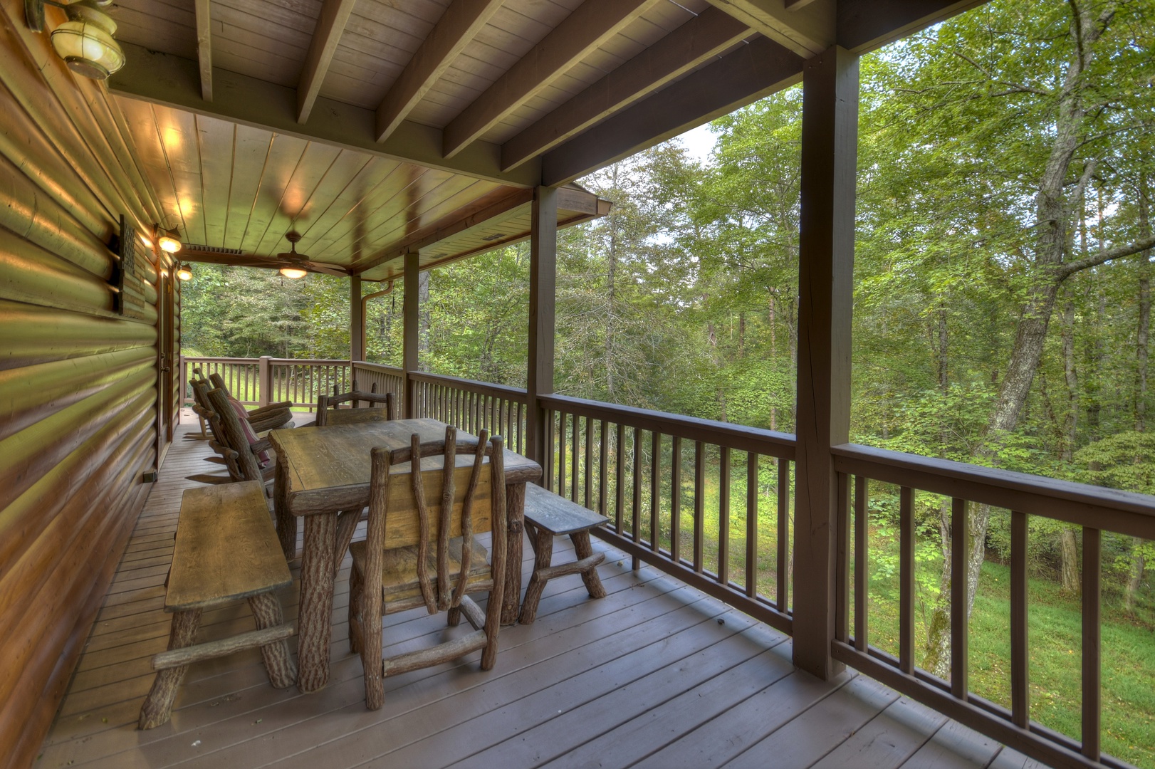 Hogback Haven- Outdoor table and chairs with forest views