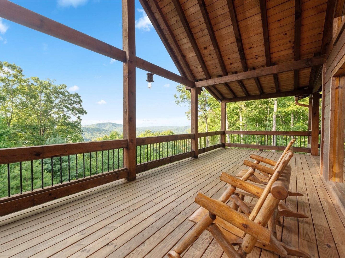Crows Nest- Entry level deck with rocking chair