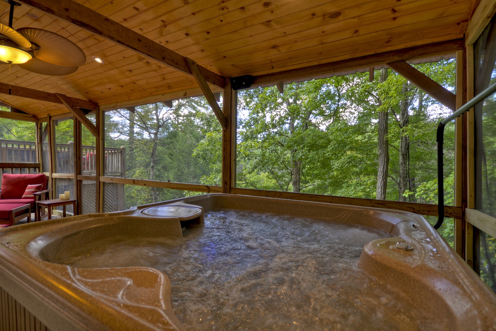 Toccoa Mist- Hot tub area with forest views