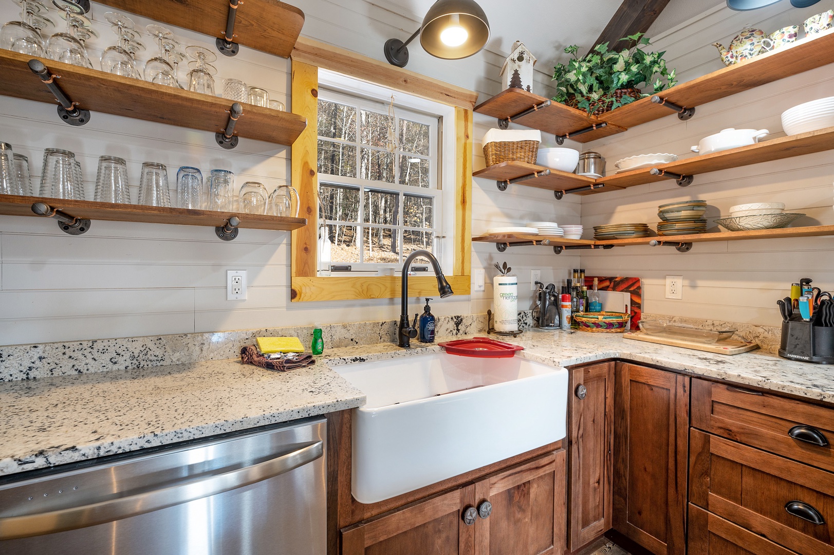 Just-in-Tyme - Kitchen with Farmhouse Sink
