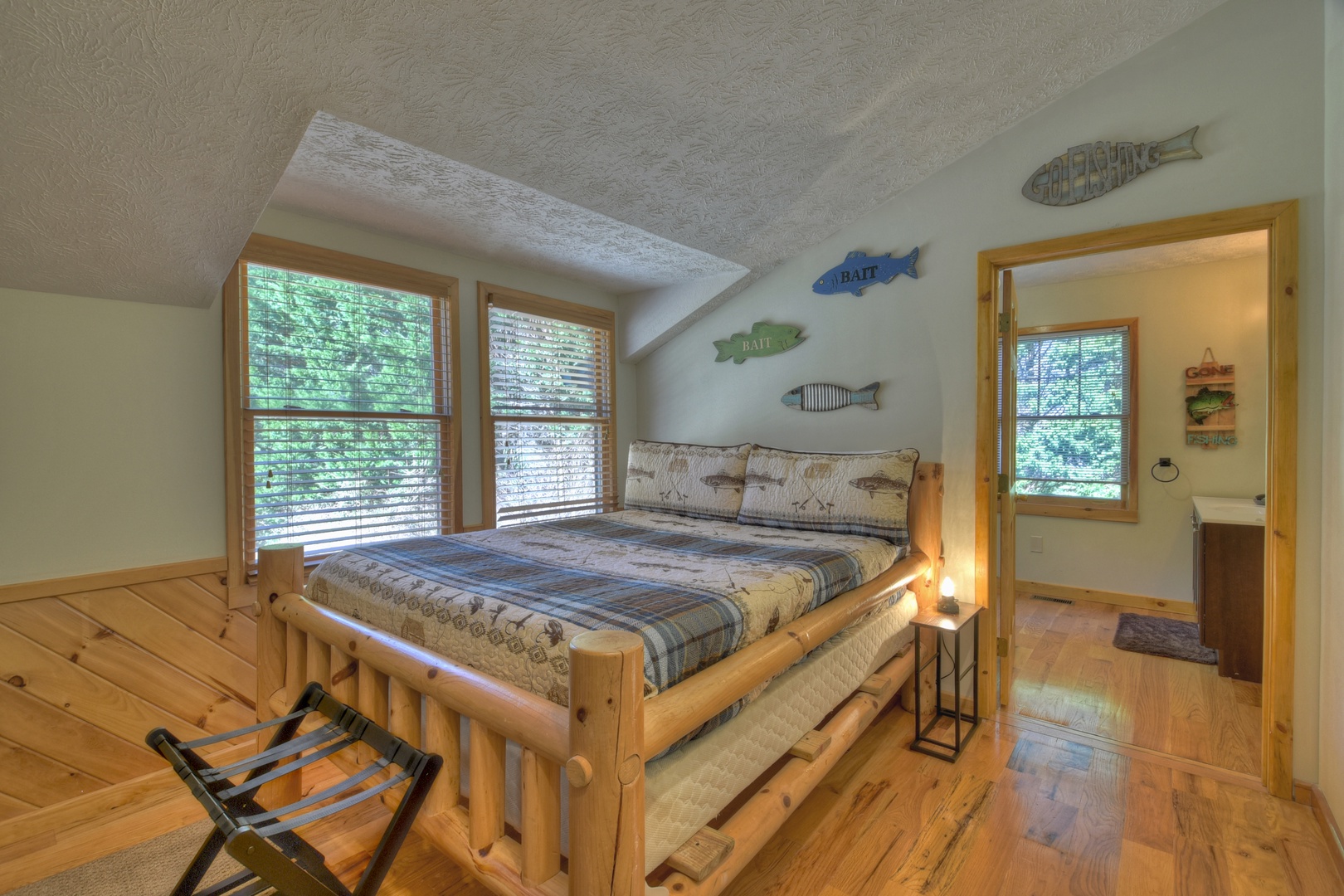 Stanley Creek Lodge - Guest Bedroom