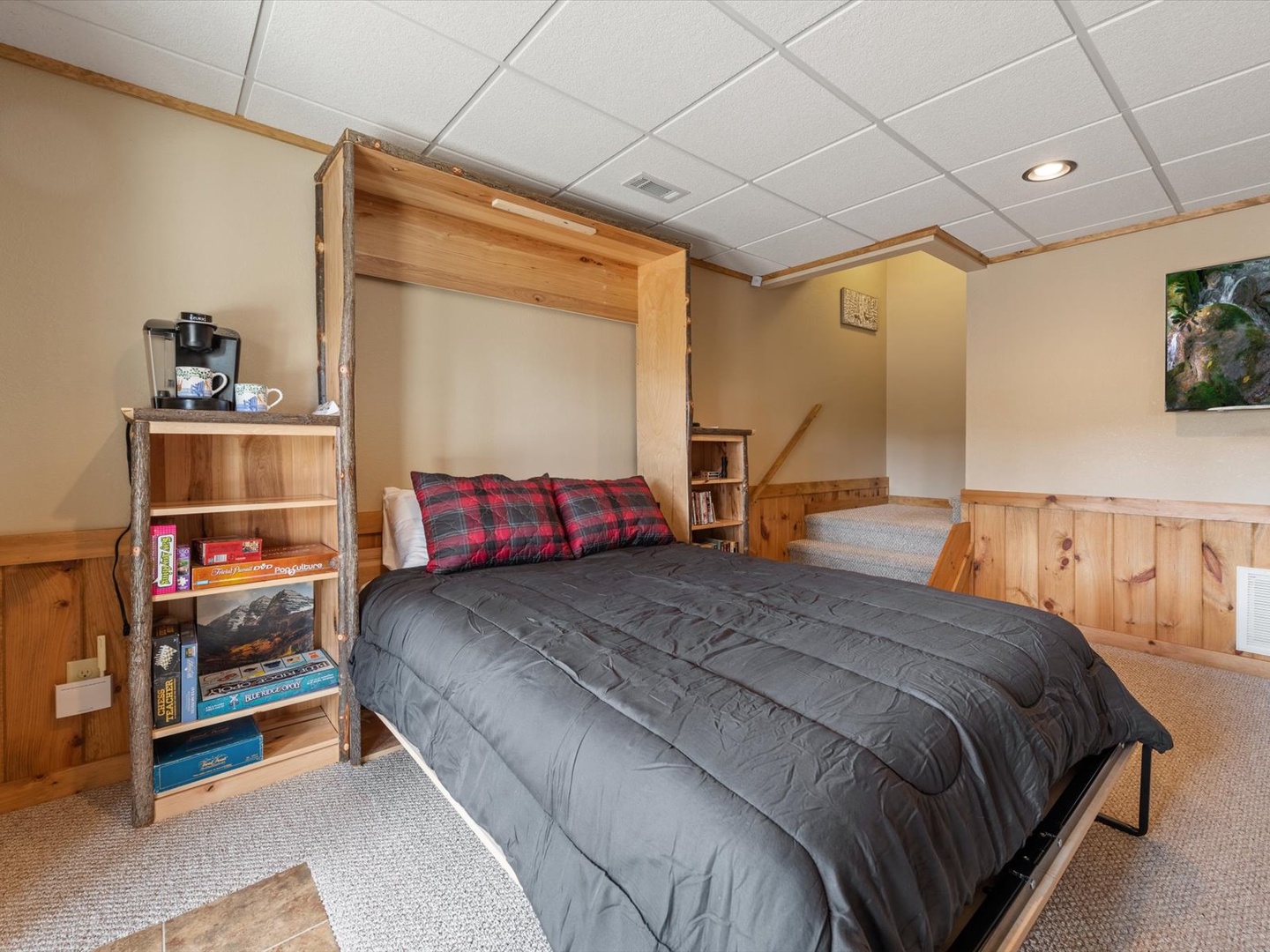 Whispering Pond Lodge -  Lower Level Murphy Bed