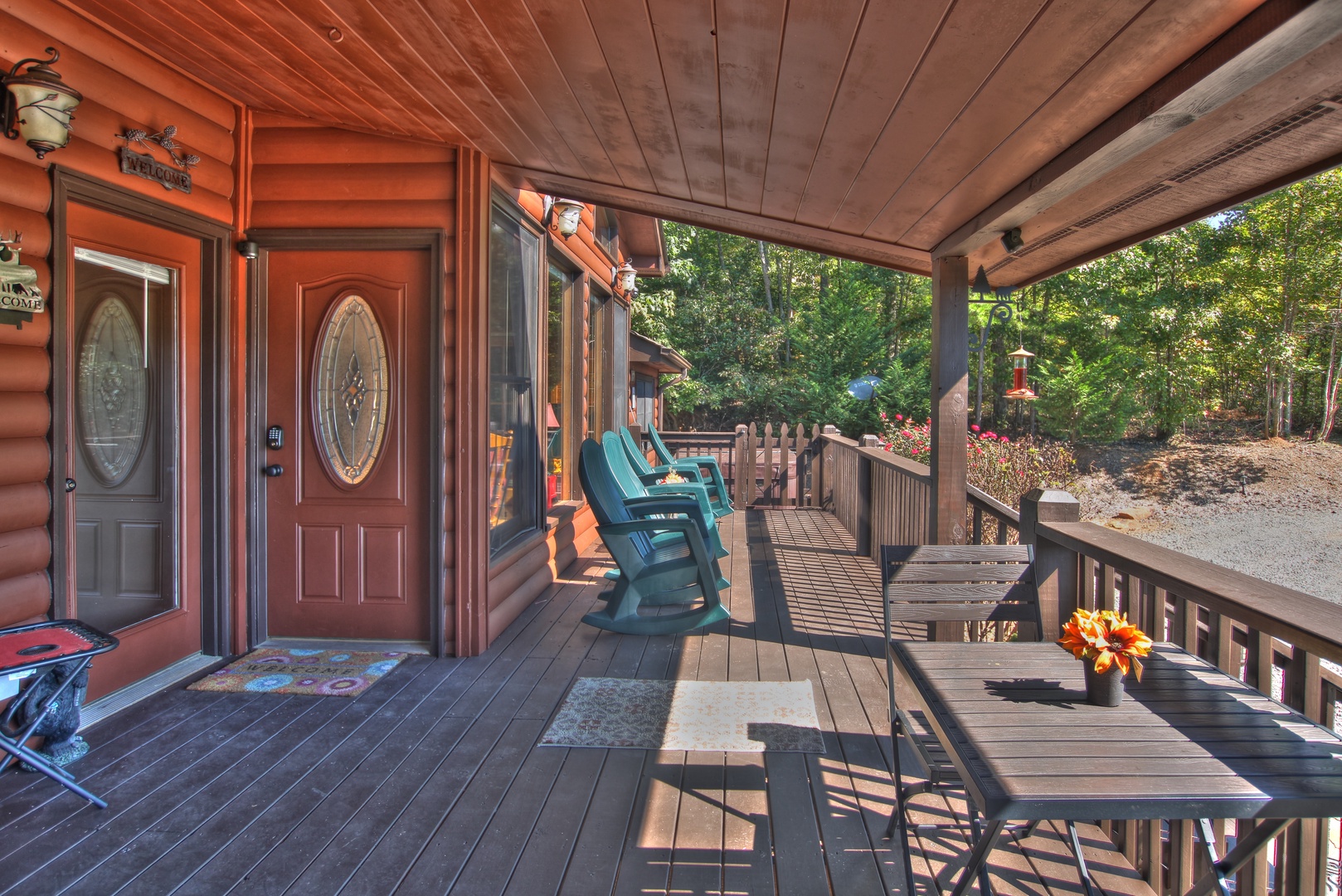 Timeout- Porch access with dining area