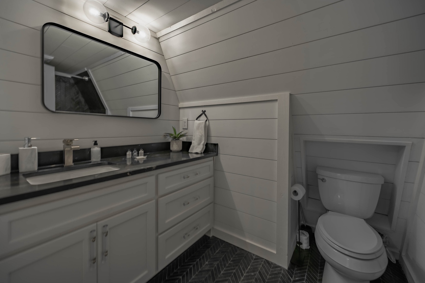 AFrame of Style - King Bedroom Private Bathroom