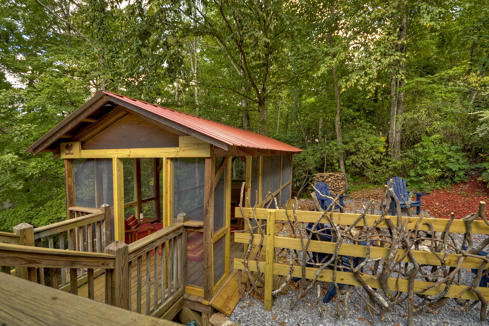 Toccoa Mist- Private deck on the Toccoa River