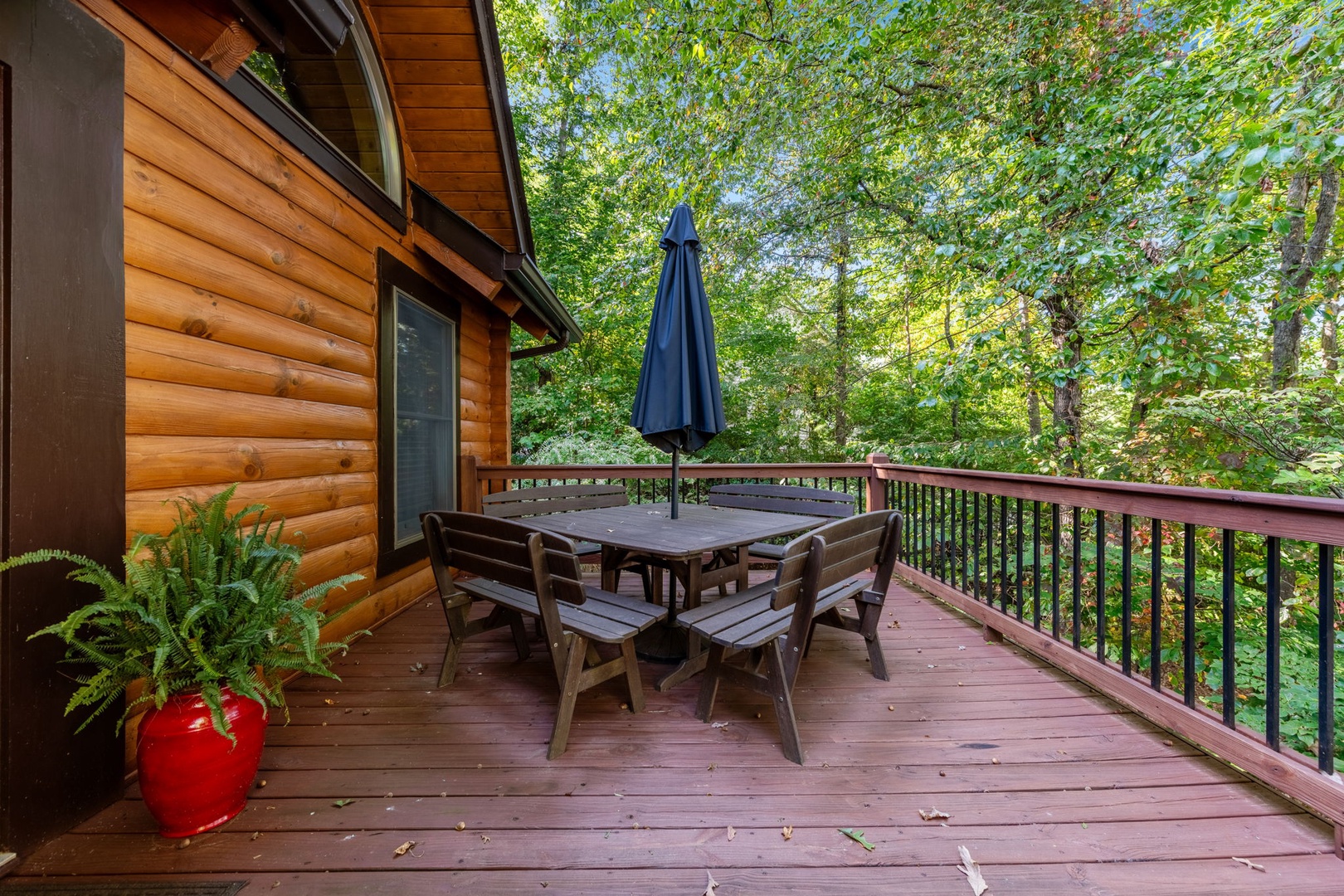 Hubbard's Hideaway - North Georgia Cabin Rental in Blairsville