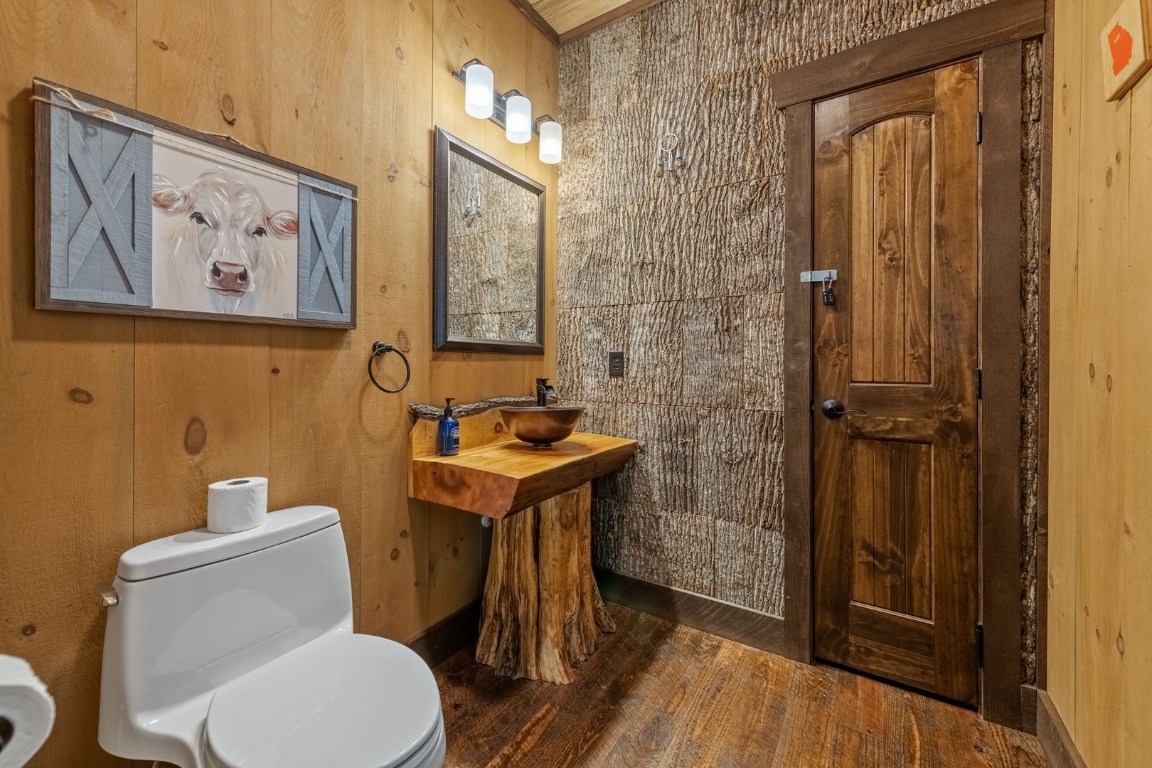 Indian Creek Lodge - Shared Bathroom