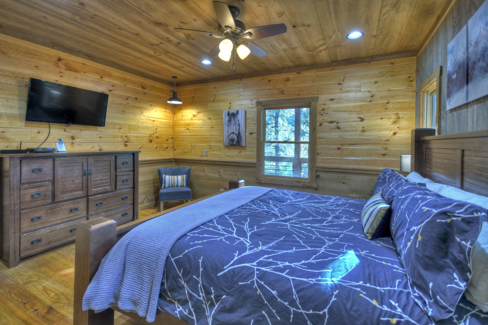 Cedar Ridge- Entry level king bedroom