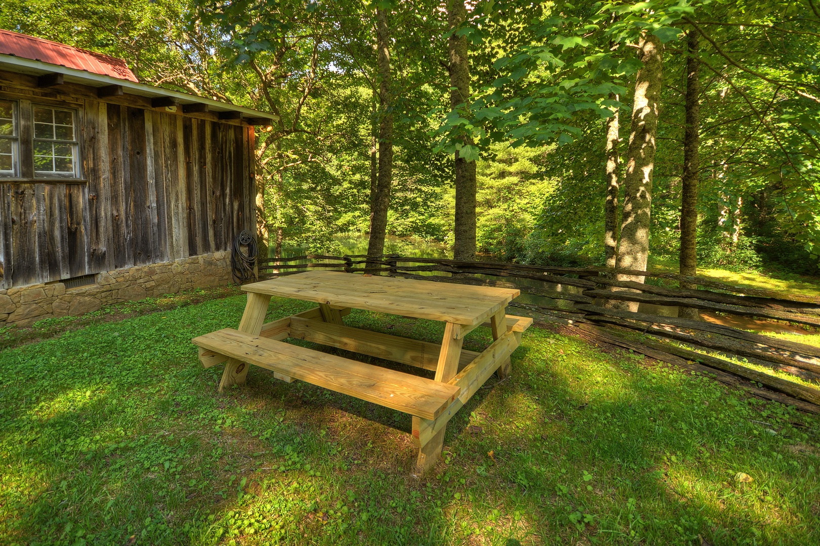 JME Retreat- Outdoor picnic table