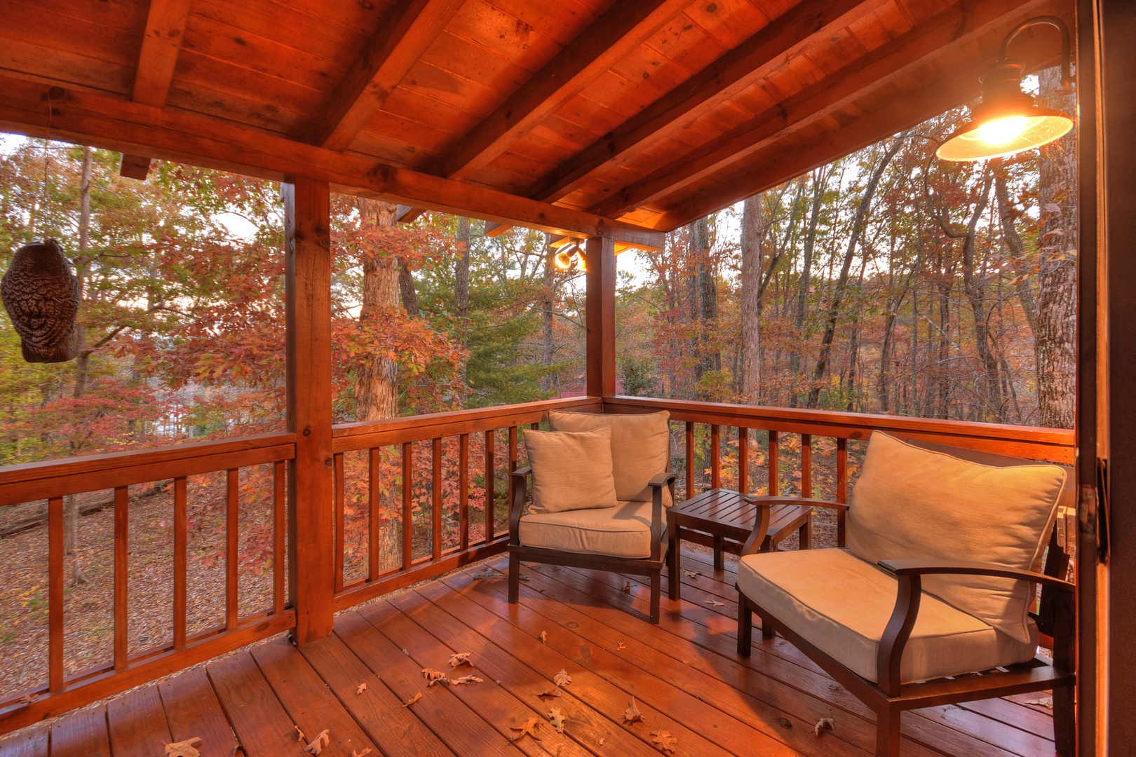 Blue Lake Cabin - Upper Level King Suite Private Balcony