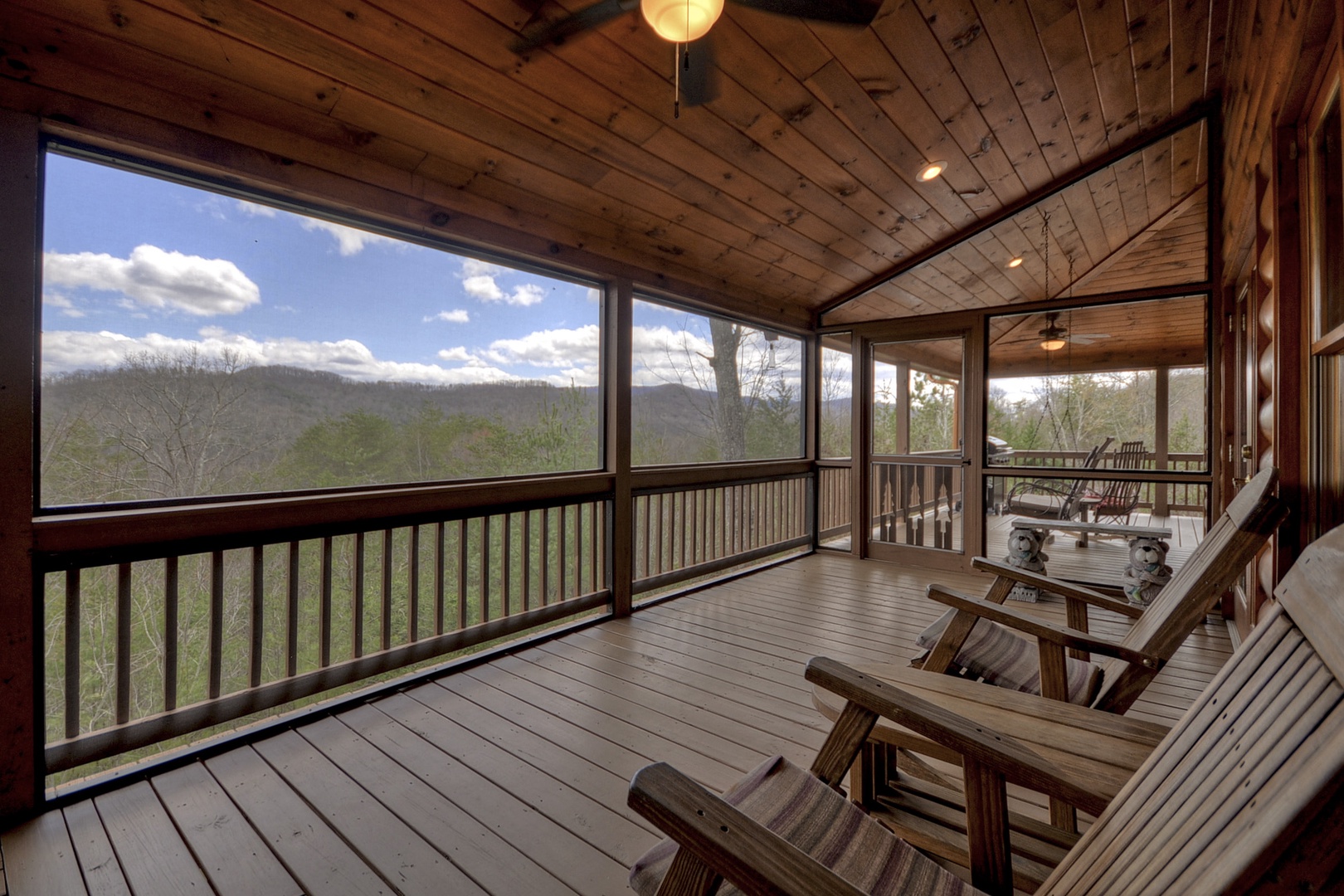 Bearing Haus- Screened in porch with outdoor seating