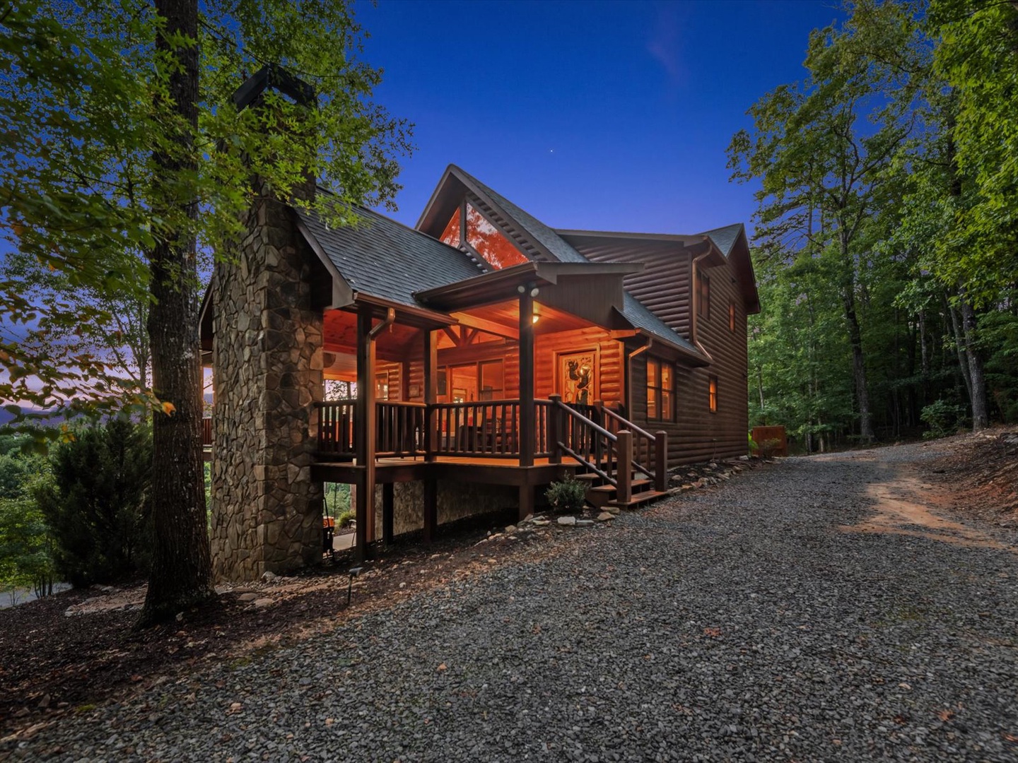 Soaring Hawk Lodge - Front of Cabin