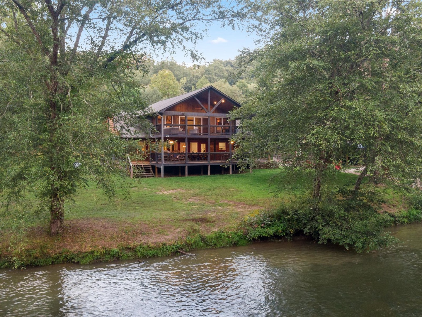 The River House - Cabin Rental on Toccoa River and Hothouse Creek