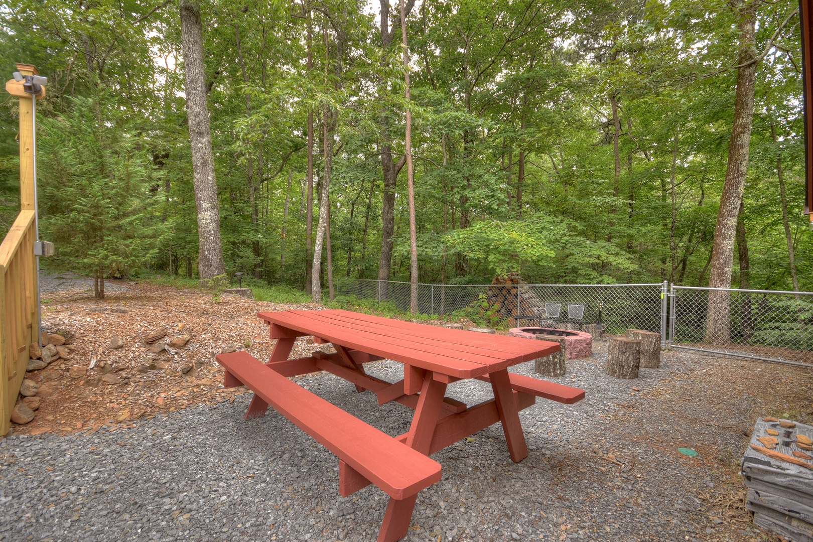 Falling Leaf- Outdoor seating picnic table