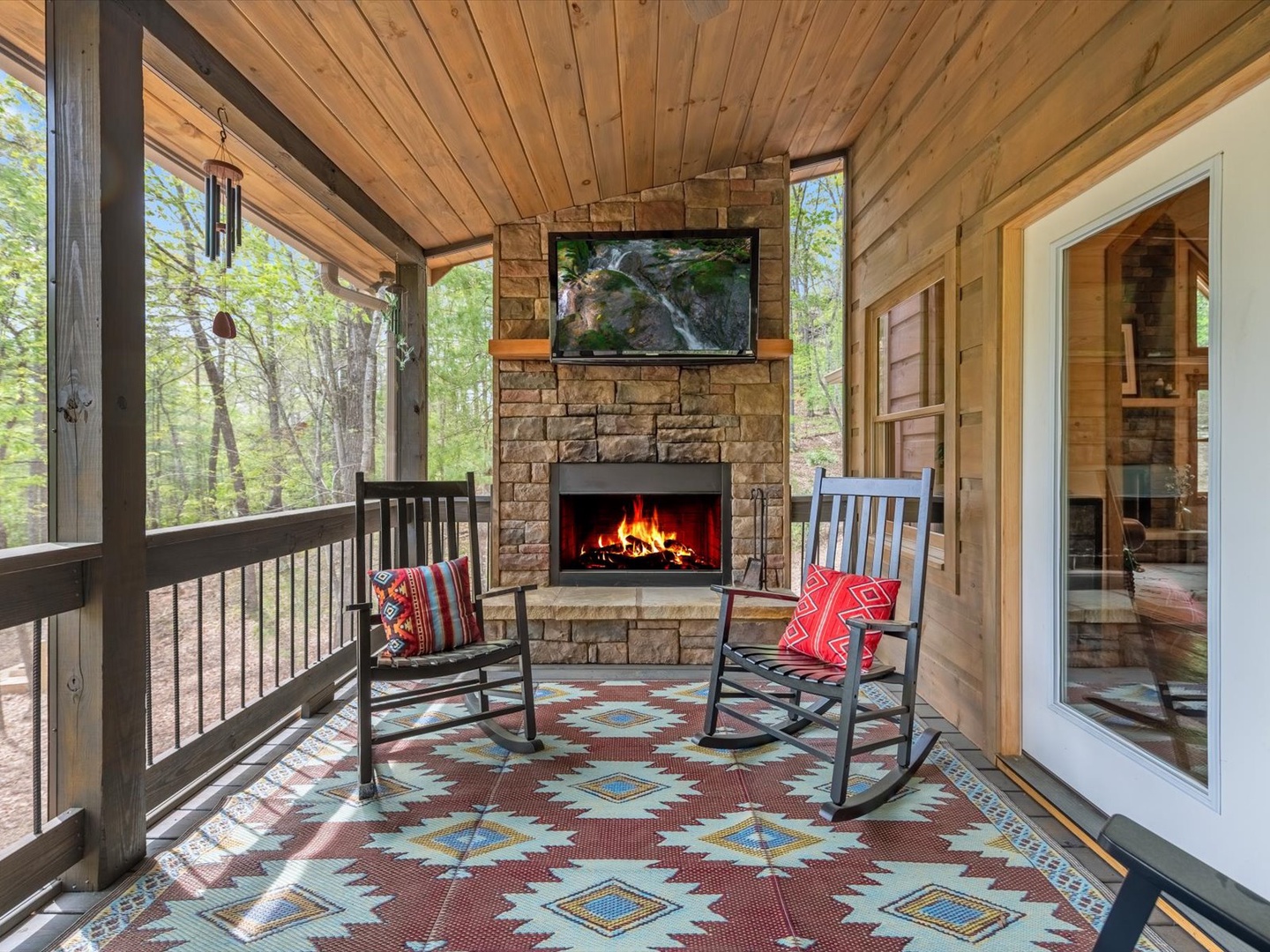 Fern Creek Hollow Lodge - Entry Level Deck Fireplace