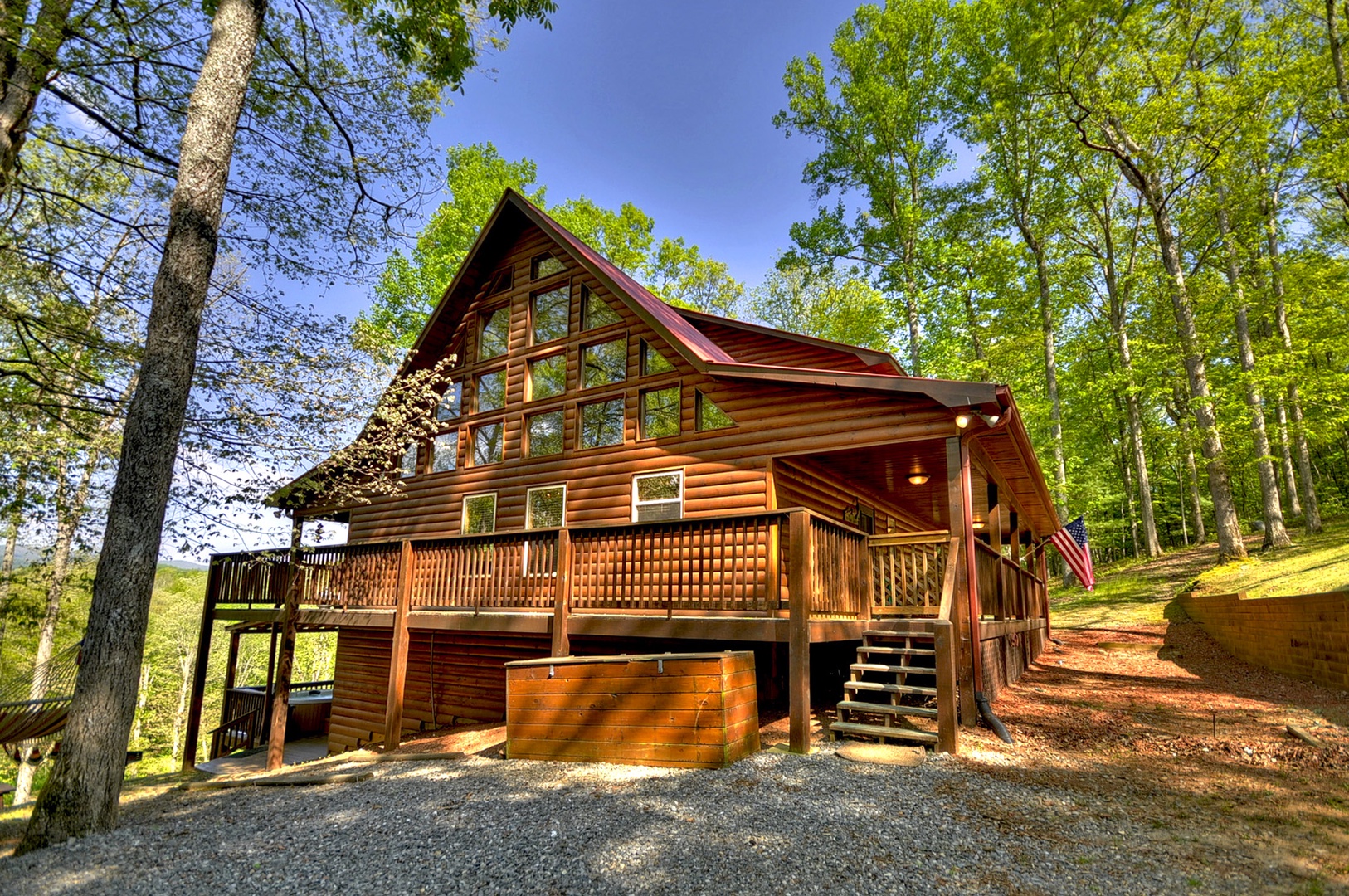 Blue Sky Cabin Rentals: Misty Mountain Ridge