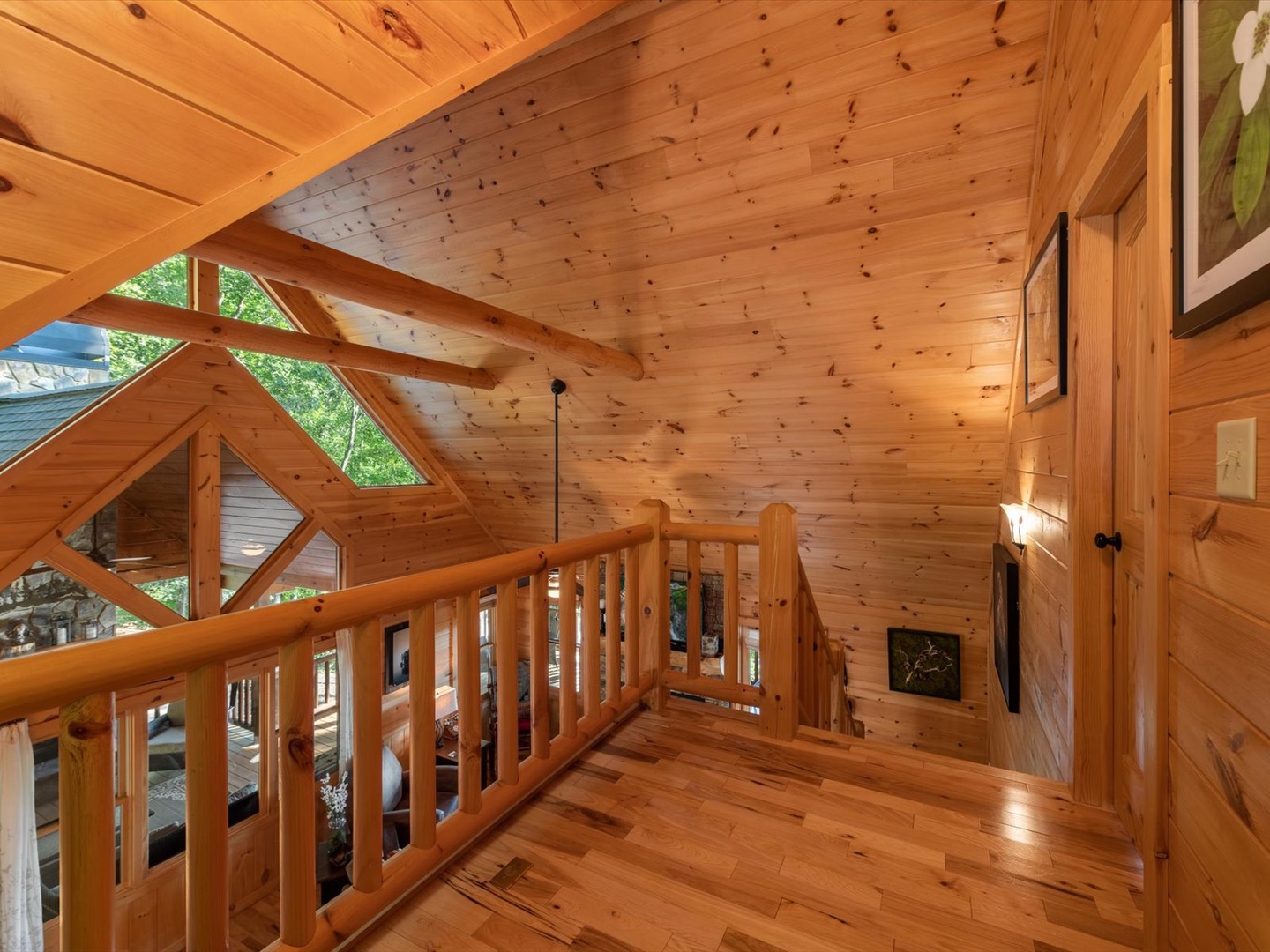 Soaring Hawk Lodge - Loft Stairway