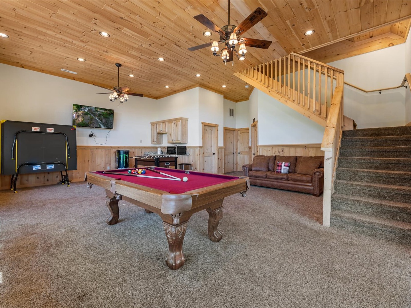 Rising Star Lodge -  Lower Level Game Room