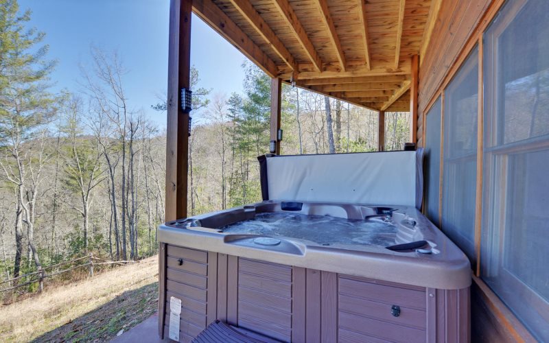 Majestic View - Lower Level Hot Tub