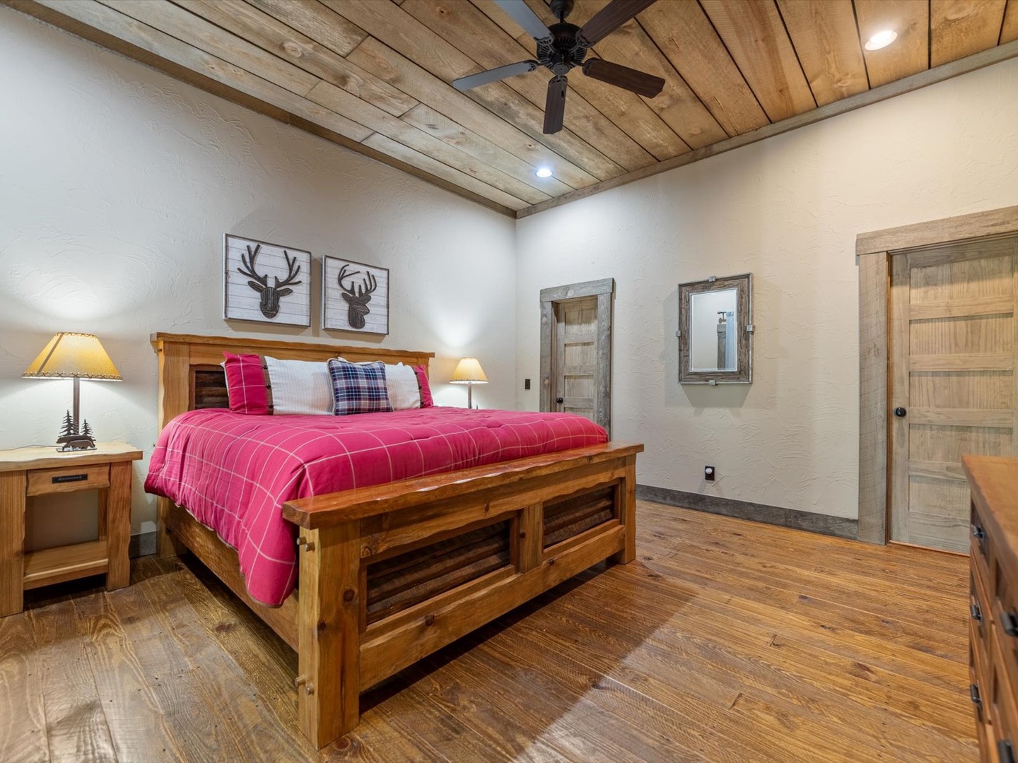 Stone Creek Lodge - Lower-Level Guest Bedroom 1