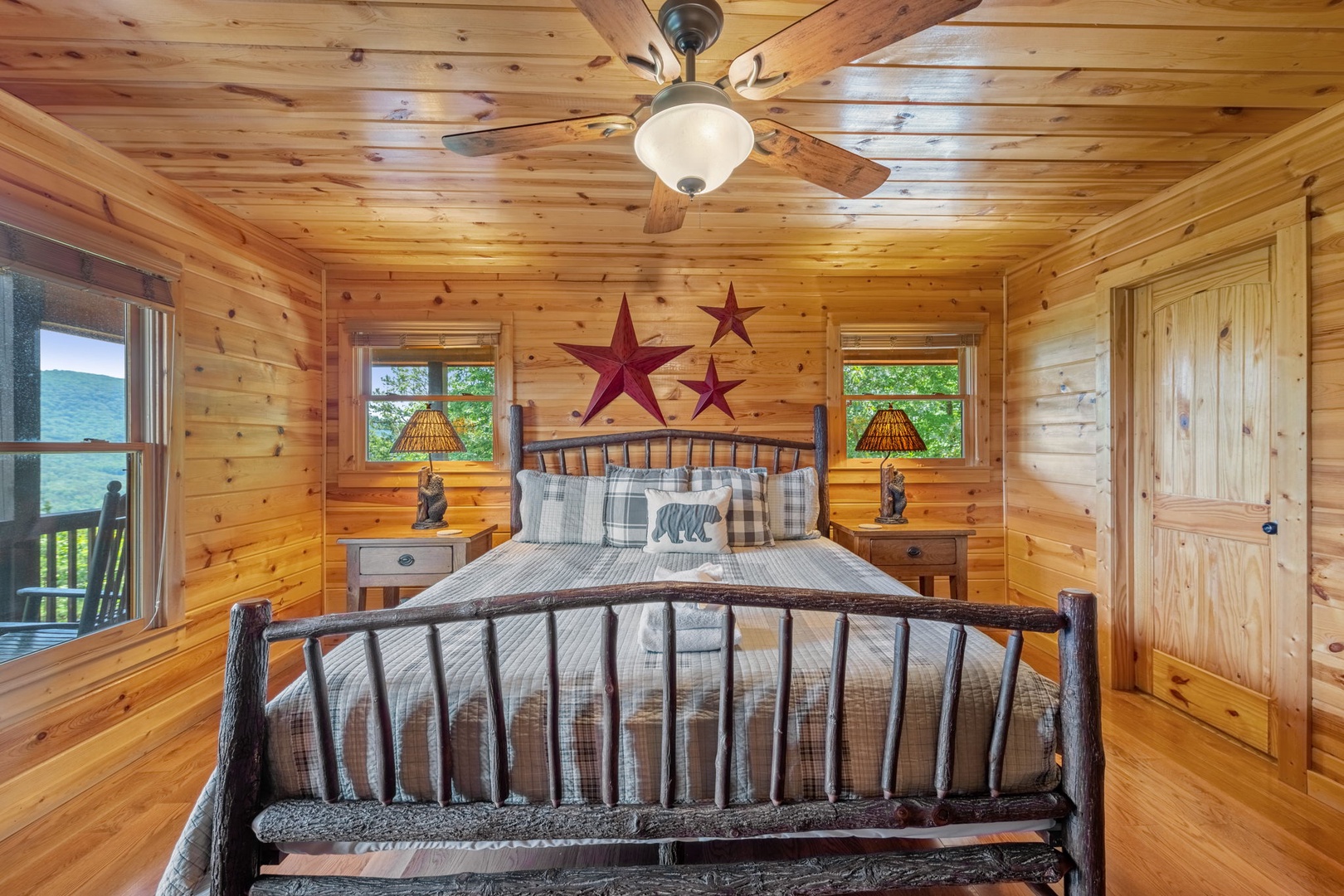 Moonlight Lodge - Entry Level King Bedroom