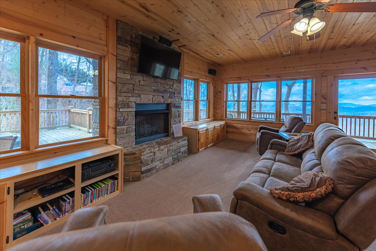 A Bear's Lair - Lower Level Living Room with Gas Fireplace