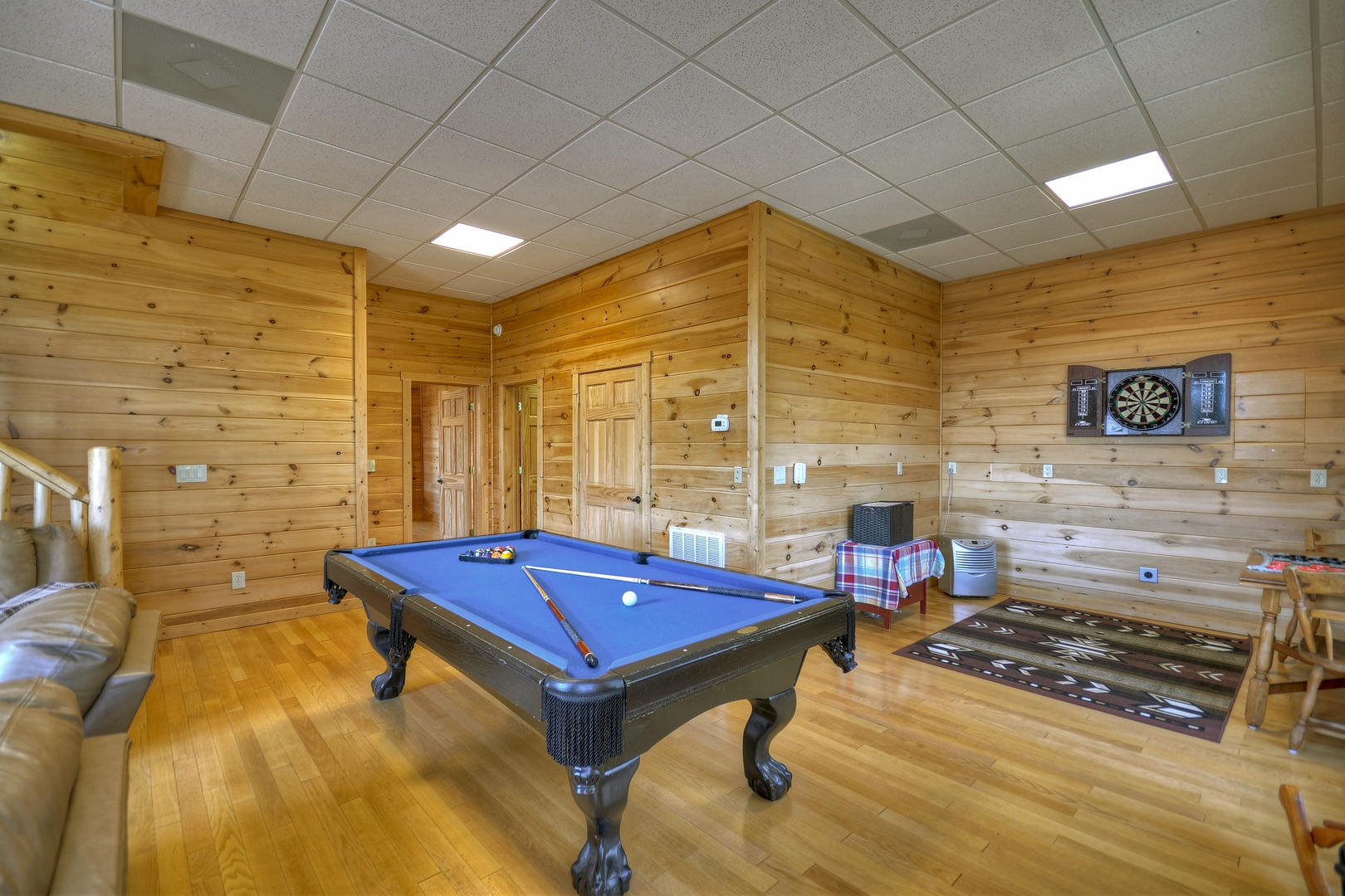 Blue Jay Cabin- Lower level game room
