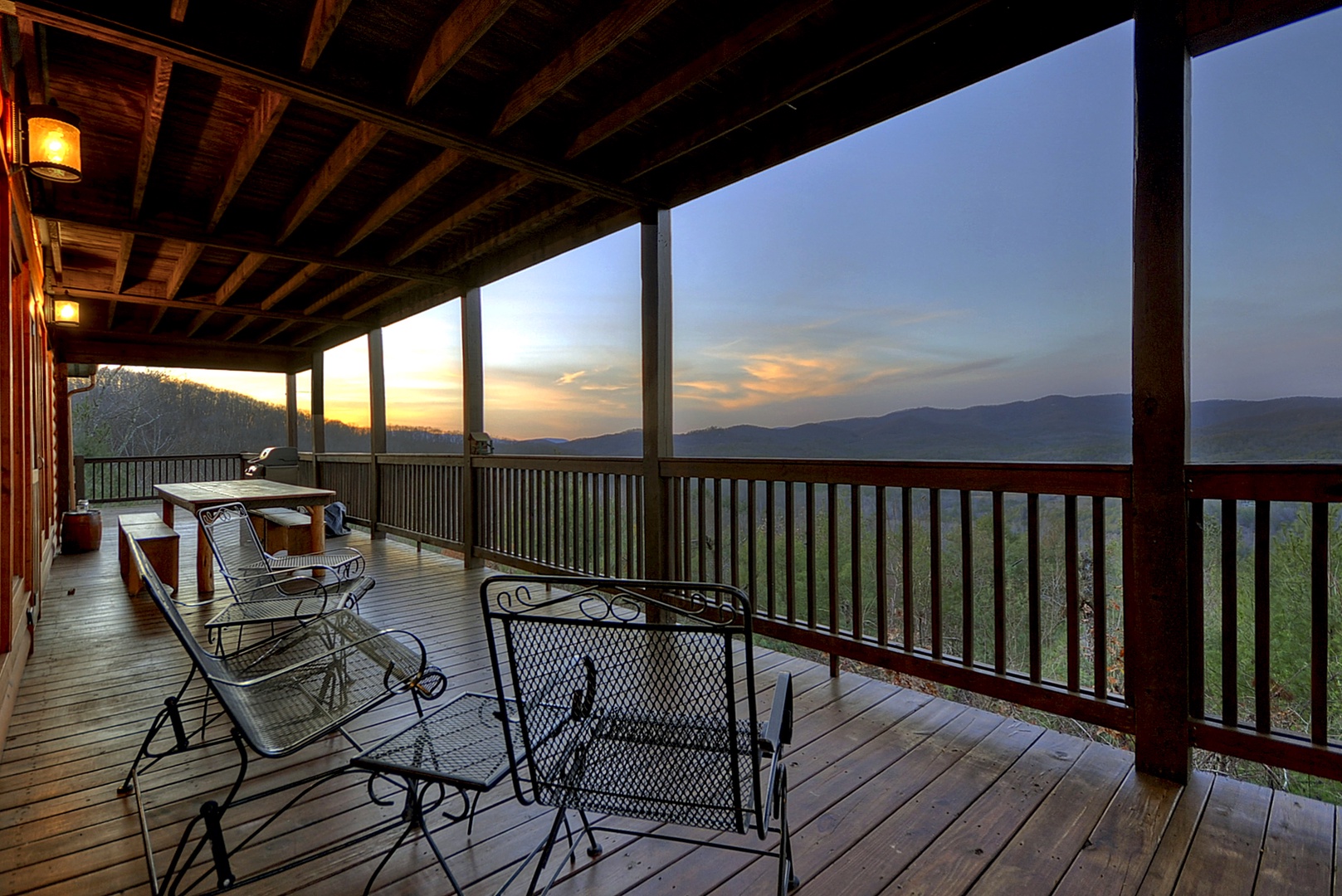 Bearcat Lodge- Outdoor seating with long range mountain views