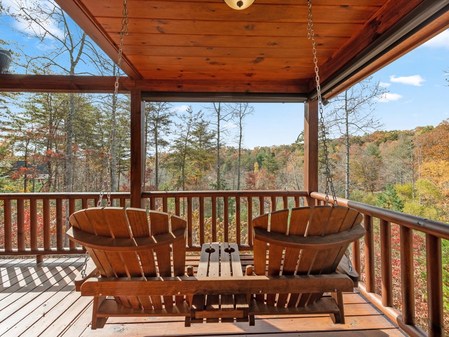 Whispering Pond Lodge -  Entry Level Deck Bench Swing