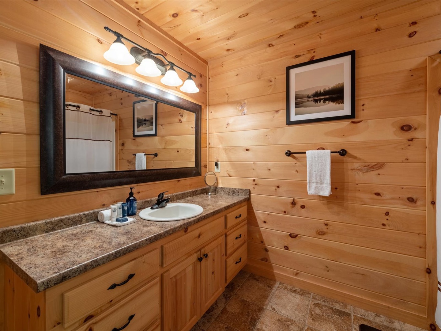 Soaring Hawk Lodge - Upper Level Master Bathroom