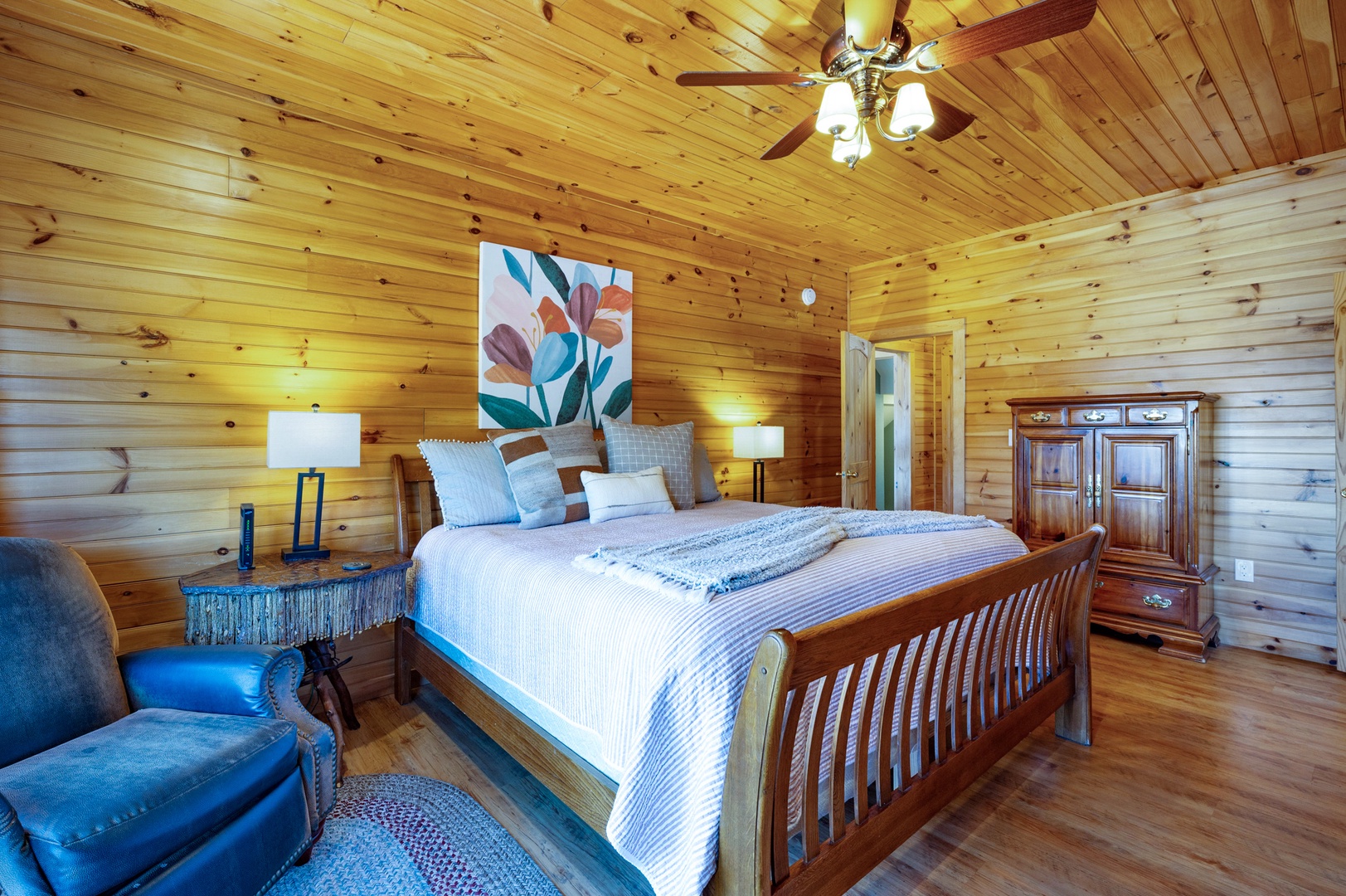 Loving Lodge - Entry Level Primary King Bedroom Suite
