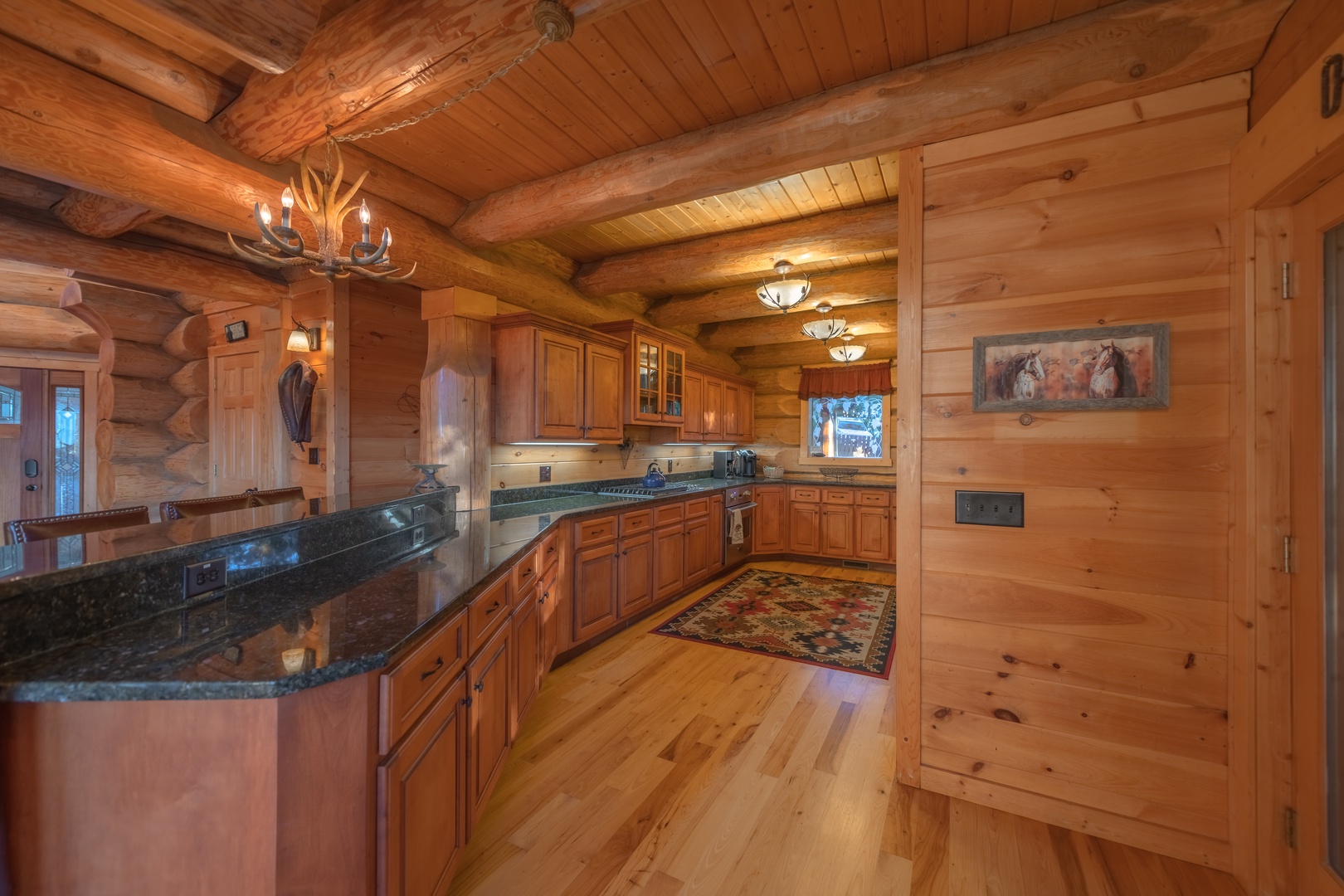 Saddle Lodge - Fully Equipped Spacious Kitchen