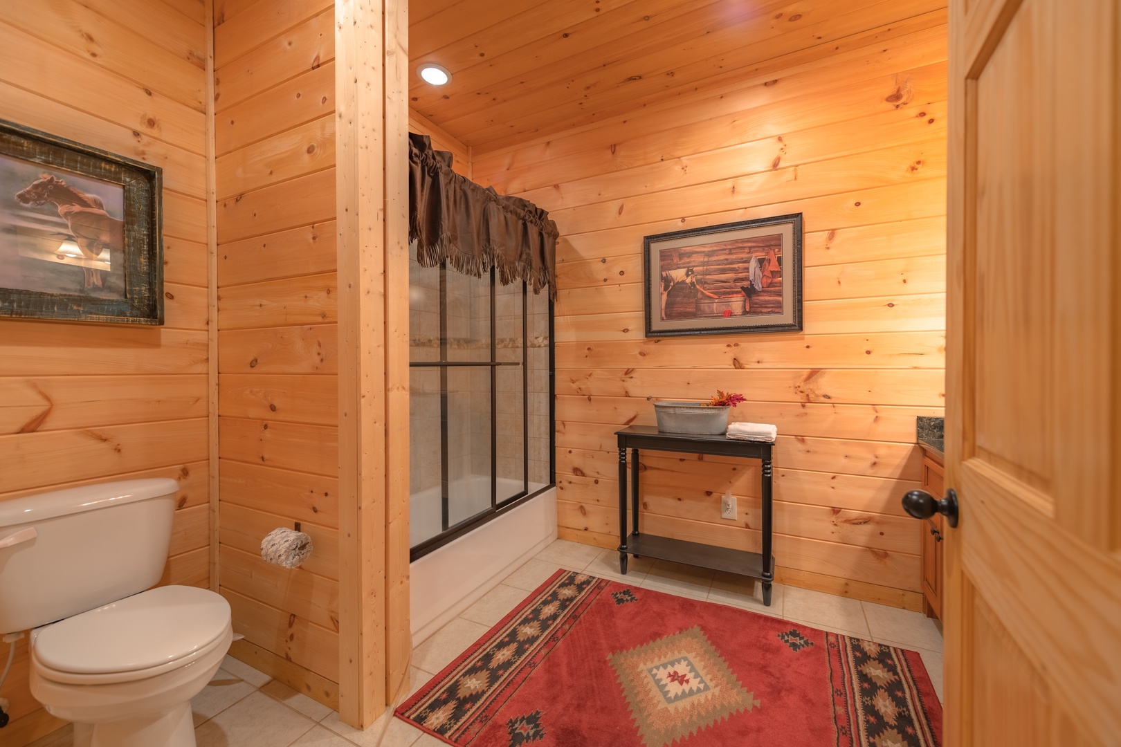 Saddle Lodge - Lower Level Full Bathroom