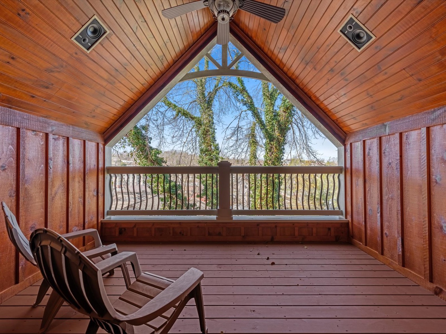 Blue Ridge Cottage - Upper Level King Suite Private Balcony