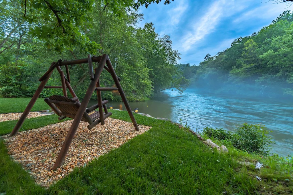 The River House- Swing Overlooking Toccoa River