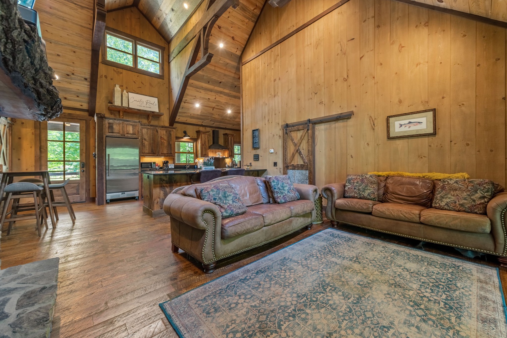 Indian Creek Lodge - Living Room