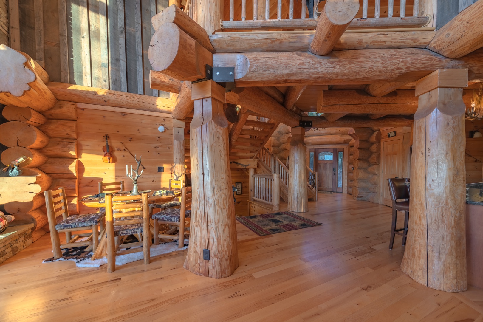 Saddle Lodge - Canadian Log Cabin