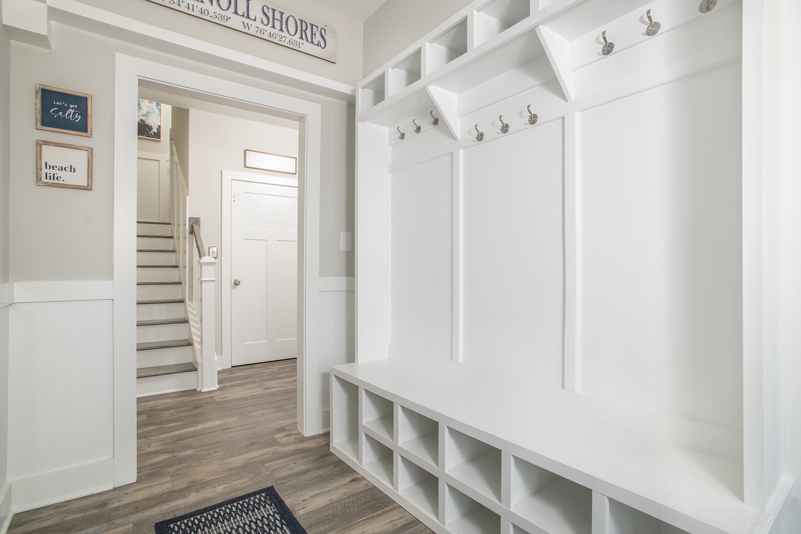 Foyer with Cubbies & Hooks